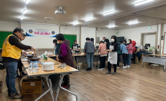 창원천마라이온스클럽 무료 급식봉사